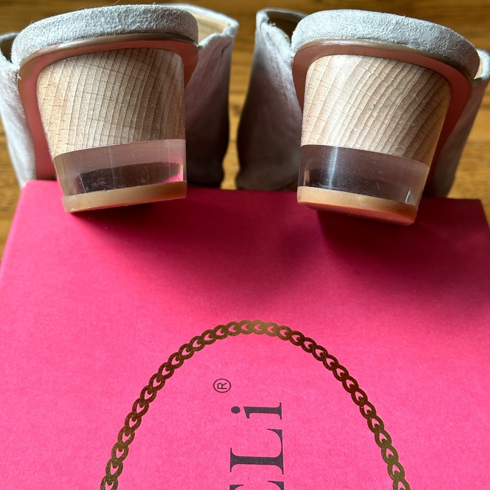mod Lucite heels !! VANELI  Calum dove gray suede slides. 8.5 medium
